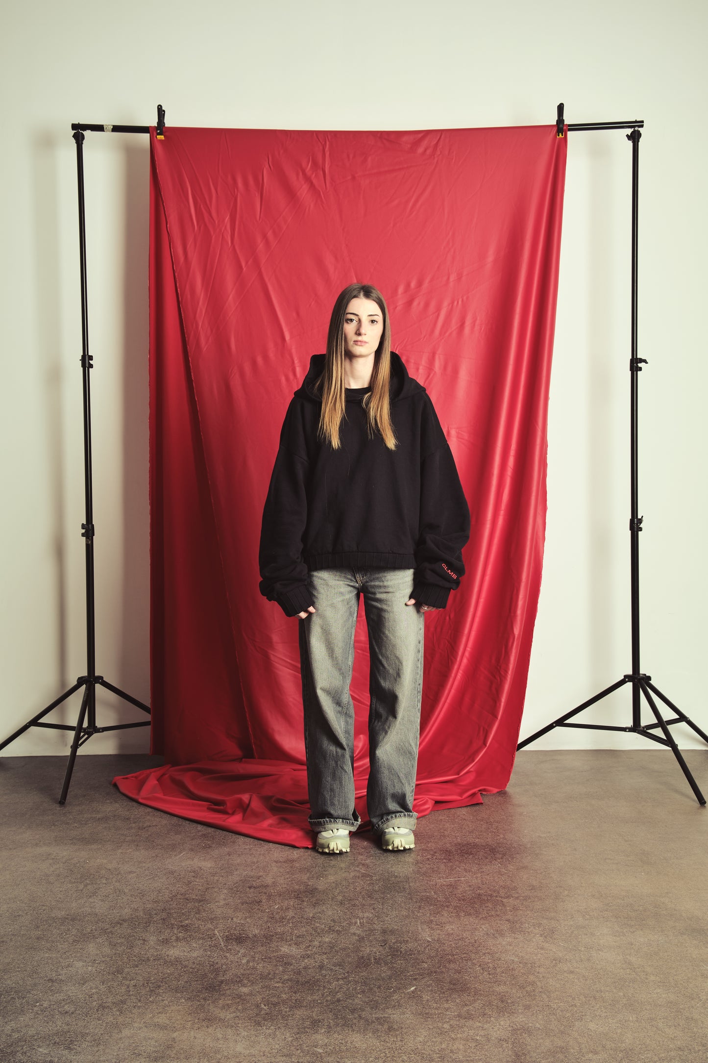 Hoodie-Oversized sleeve BLACK